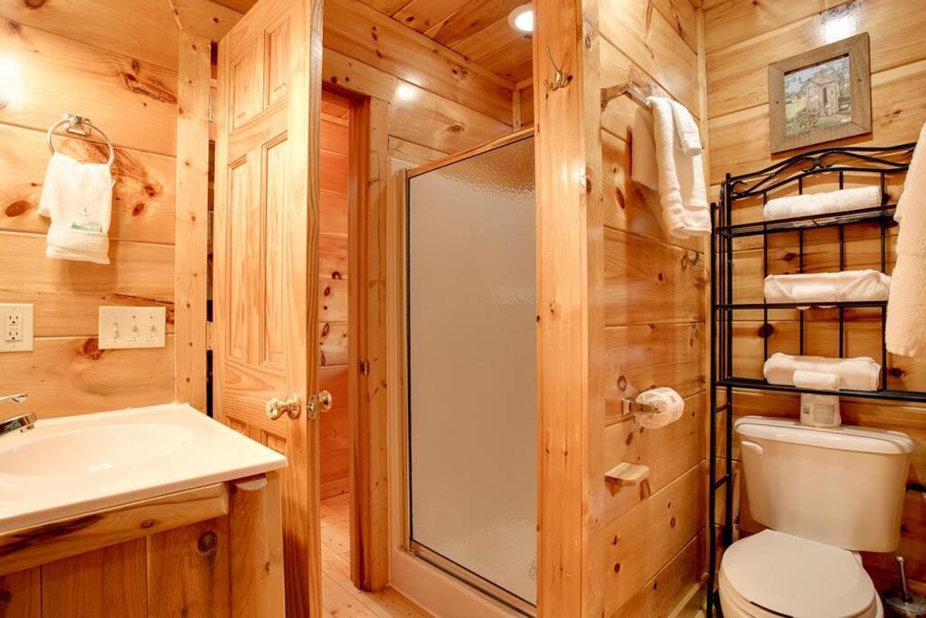 Brave Eagle Cabin Sevierville Habitación foto