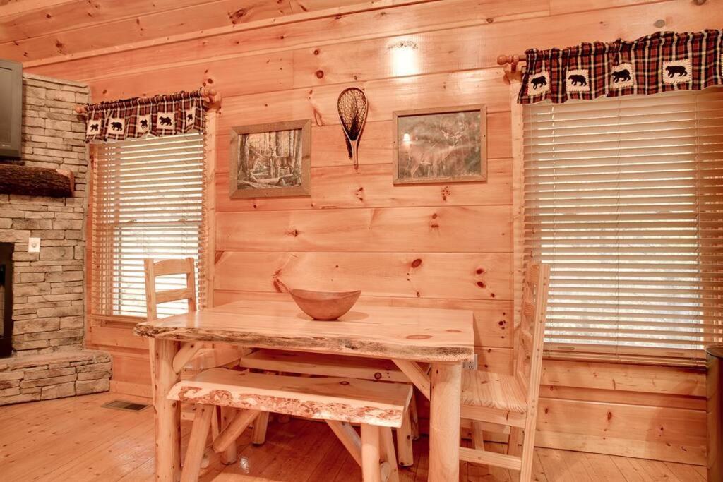 Brave Eagle Cabin Sevierville Habitación foto