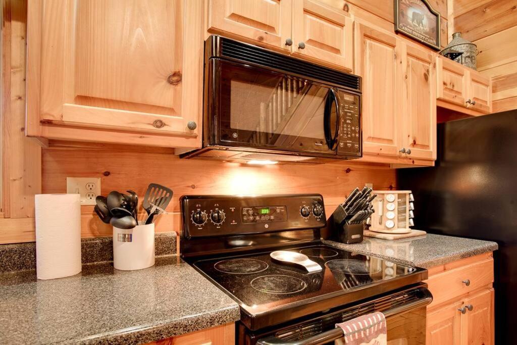 Brave Eagle Cabin Sevierville Habitación foto